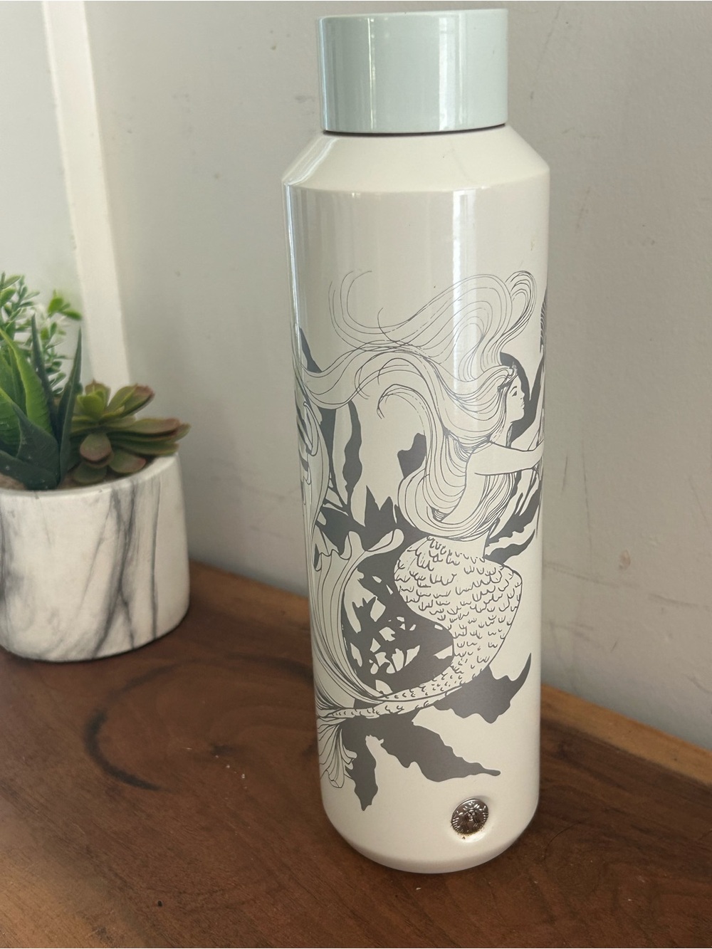 Starbucks 2022 White Silver Siren Vacuum Insulated Stainless Steel Water Bottle